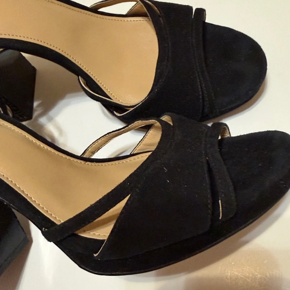 Michael Michael Kors embelished block heel Sandals, black suede leather, sz 8.5